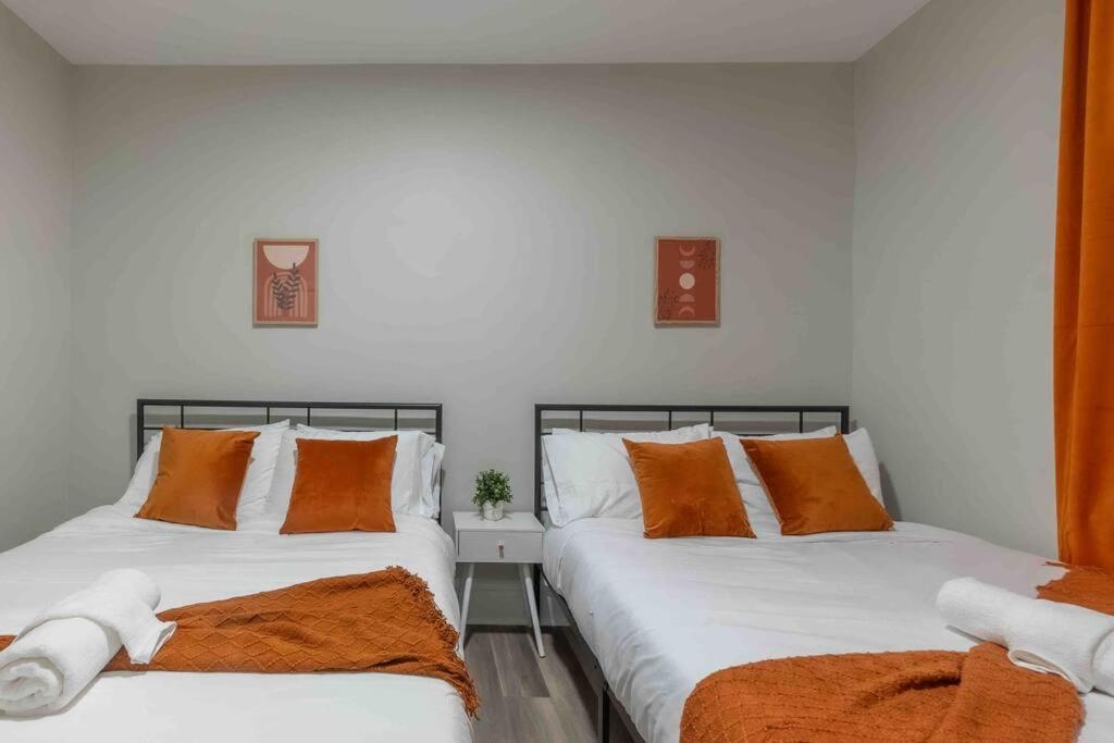 Apartament Pumpkin Premise By Airport, 5 Beds, Sleeps 8, Book 7 Days, Get 20 Percent Off Newark Zewnętrze zdjęcie
