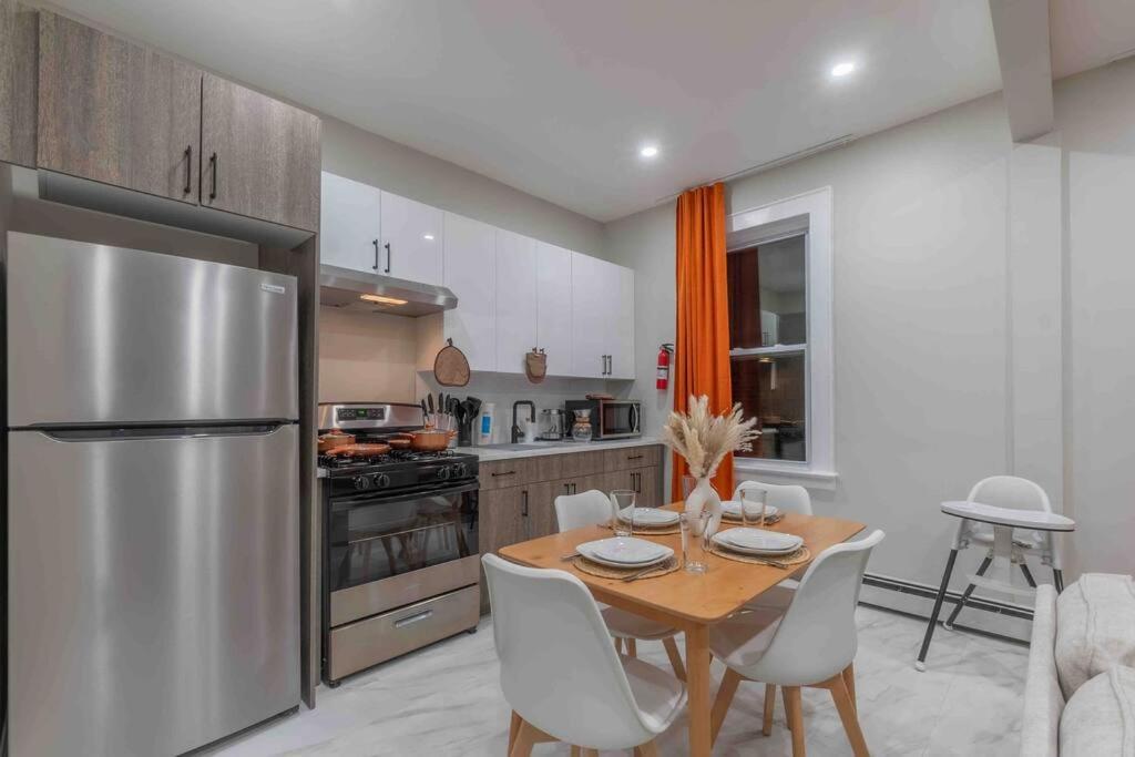Apartament Pumpkin Premise By Airport, 5 Beds, Sleeps 8, Book 7 Days, Get 20 Percent Off Newark Zewnętrze zdjęcie