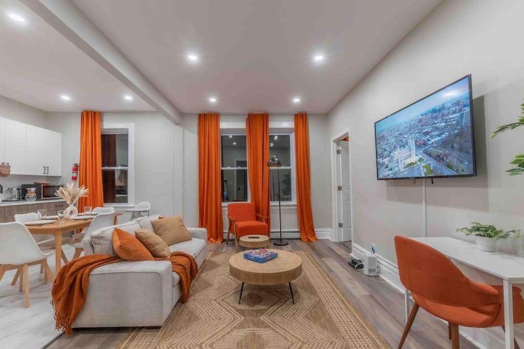 Apartament Pumpkin Premise By Airport, 5 Beds, Sleeps 8, Book 7 Days, Get 20 Percent Off Newark Zewnętrze zdjęcie