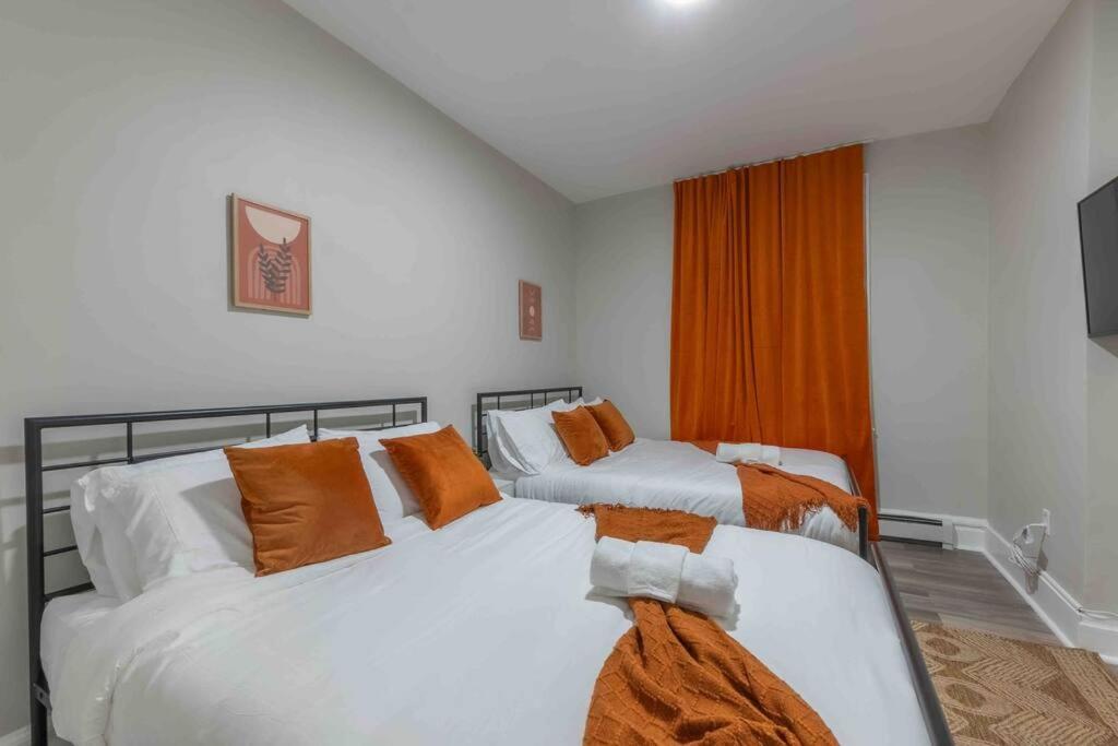 Apartament Pumpkin Premise By Airport, 5 Beds, Sleeps 8, Book 7 Days, Get 20 Percent Off Newark Zewnętrze zdjęcie